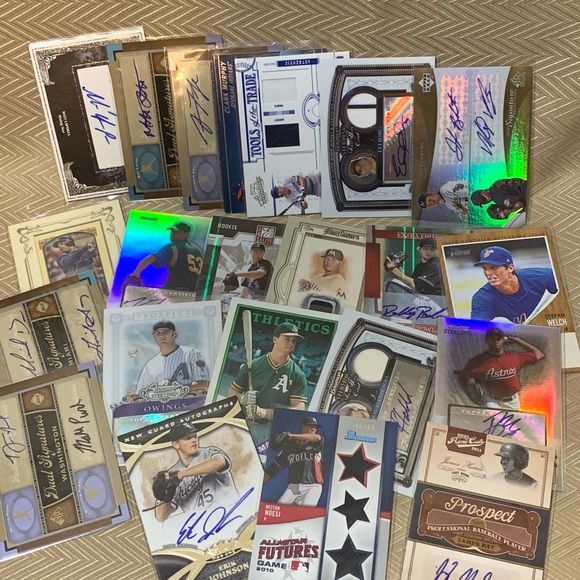 Other - 22 Assorted Baseball cards (RCs, Autos, jerseys)